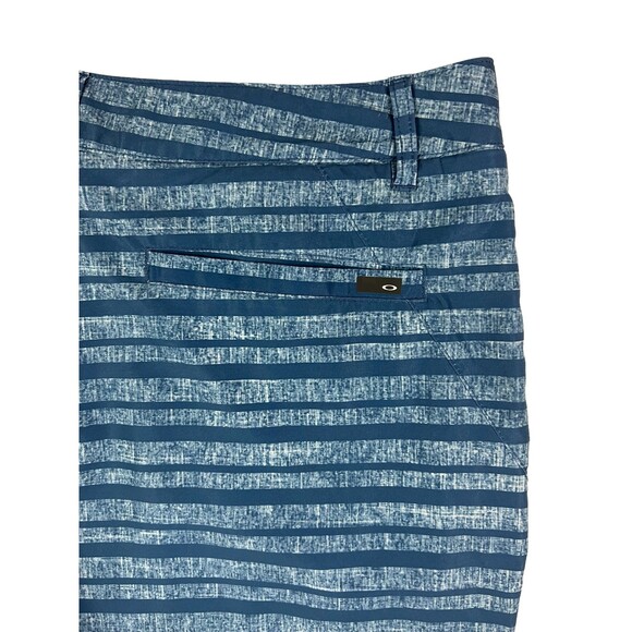 Oakley Shorts  Men's Size 38  Blue Stripe Lightweight Stretch Regular Fit Hybrid - Picture 5 of 8